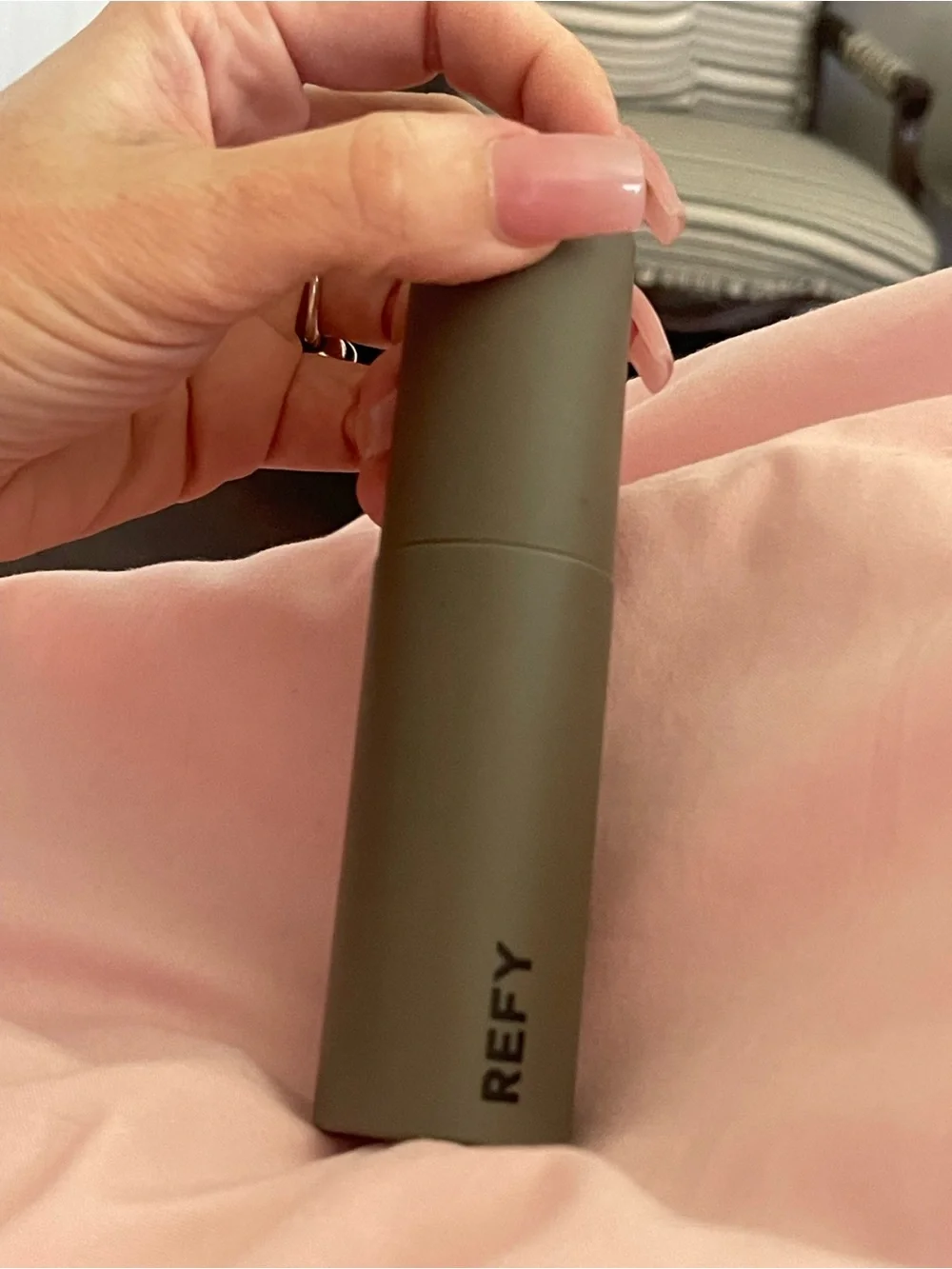 REFY Setting Powder Stick in Olive Green